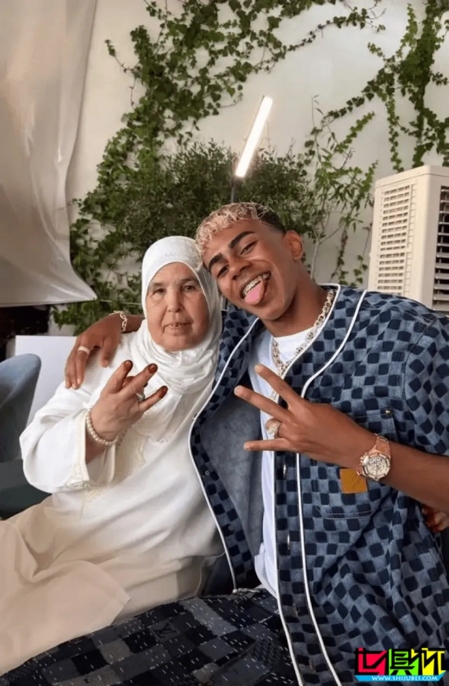 亞馬爾 舉辦18歲生日派對,生日蛋糕帶有超級賽亞人造型-第2張圖片-世俱杯 亞馬爾 舉辦18歲生日派對,生日蛋糕帶有超級賽亞人造型-第2張圖片-世俱杯