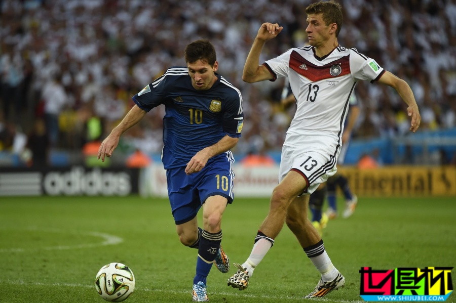 穆勒：生涯前10年我更支持 C羅，但現在我認為 梅西 是歷史最佳-第1張圖片-世俱杯