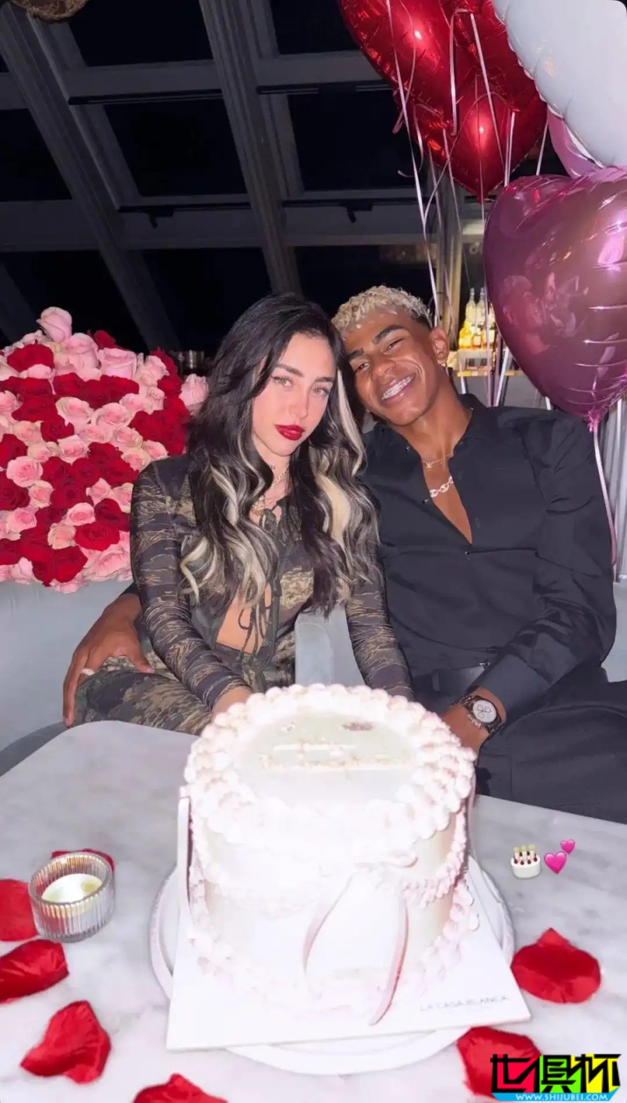 巴薩 球星 亞馬爾 官宣戀情，曬合照為25歲歌手女友慶生-第1張圖片-世俱杯