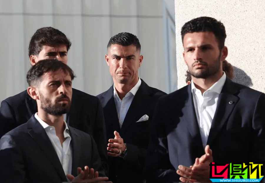 C羅 出席葡萄牙國家隊追悼活動，緬懷 若塔 與波爾圖主席 科斯塔-第2張圖片-世俱杯